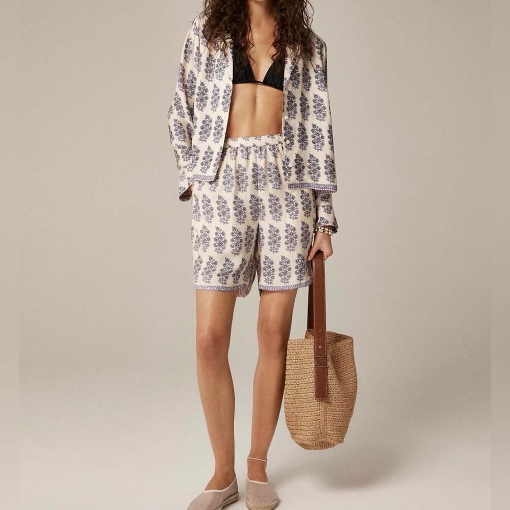 J.Crew Women’s Stratus short in blooming lilac block print Size L